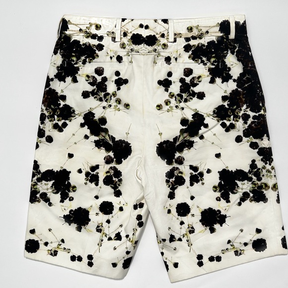 Givenchy  Baby's Breath Floral Printed Shorts - Picture 8 of 8